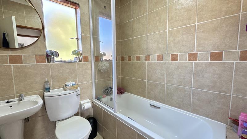 To Let 2 Bedroom Property for Rent in North Riding Gauteng