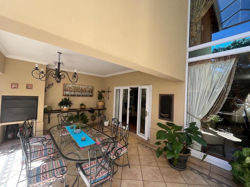 To Let 4 Bedroom Property for Rent in Waterkloof Ridge Gauteng
