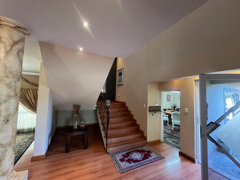 To Let 4 Bedroom Property for Rent in Waterkloof Ridge Gauteng