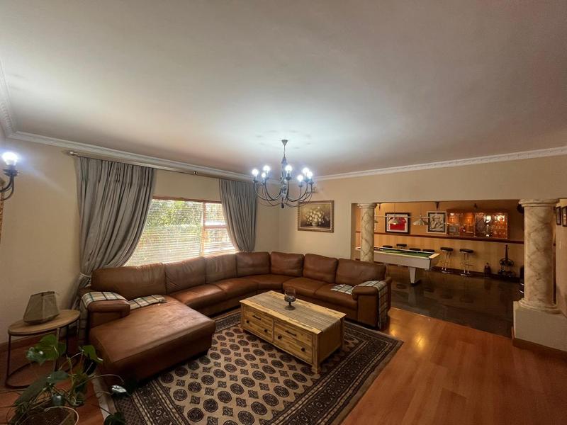 To Let 4 Bedroom Property for Rent in Waterkloof Ridge Gauteng