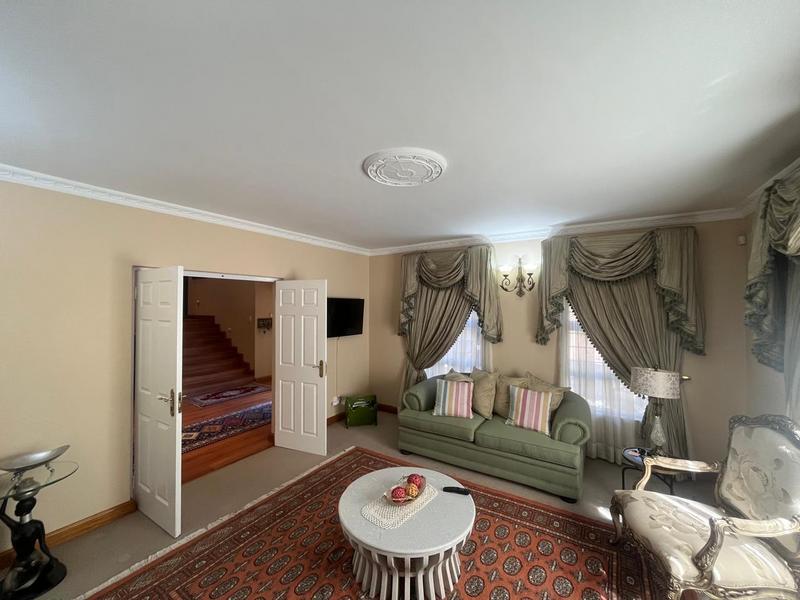 To Let 4 Bedroom Property for Rent in Waterkloof Ridge Gauteng