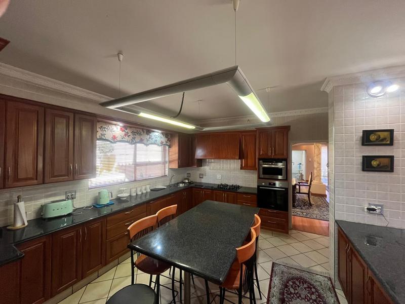 To Let 4 Bedroom Property for Rent in Waterkloof Ridge Gauteng