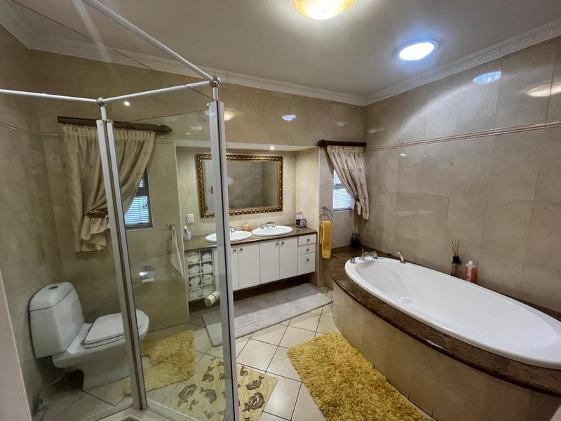 To Let 4 Bedroom Property for Rent in Waterkloof Ridge Gauteng