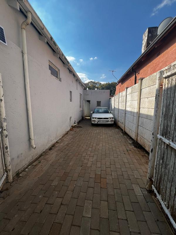 To Let 3 Bedroom Property for Rent in Orange Grove Gauteng