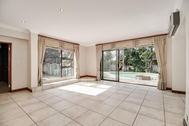 To Let 6 Bedroom Property for Rent in Fourways Gardens Gauteng