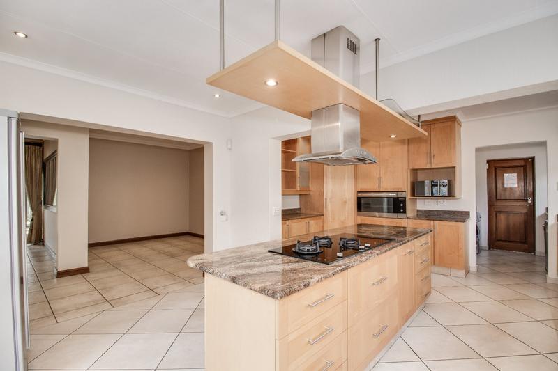 To Let 6 Bedroom Property for Rent in Fourways Gardens Gauteng