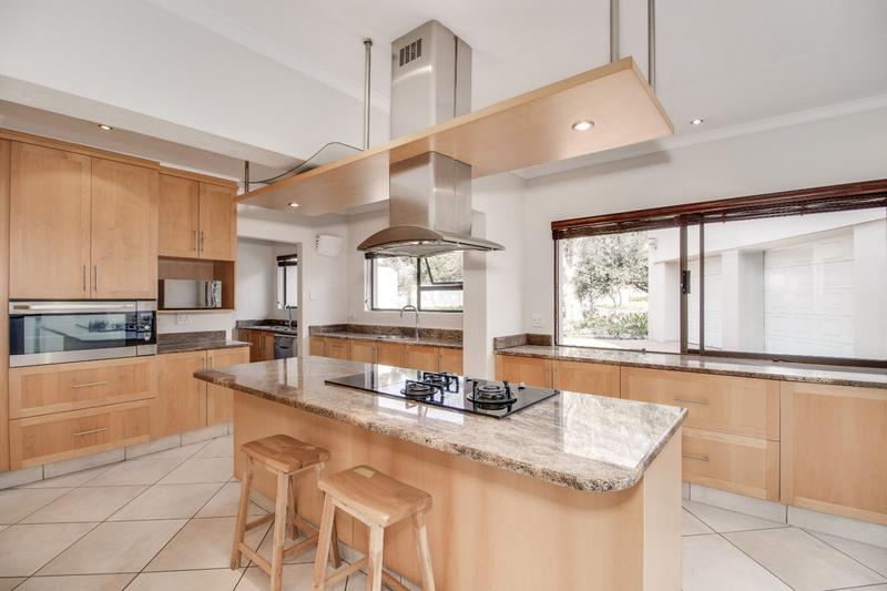 To Let 6 Bedroom Property for Rent in Fourways Gardens Gauteng