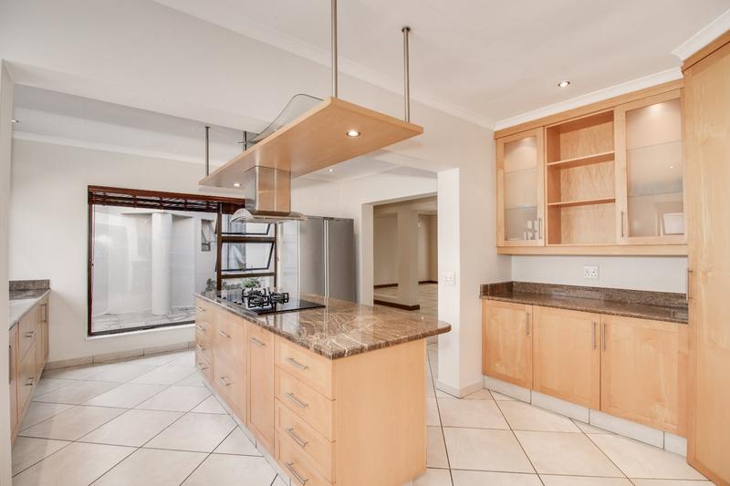 To Let 6 Bedroom Property for Rent in Fourways Gardens Gauteng