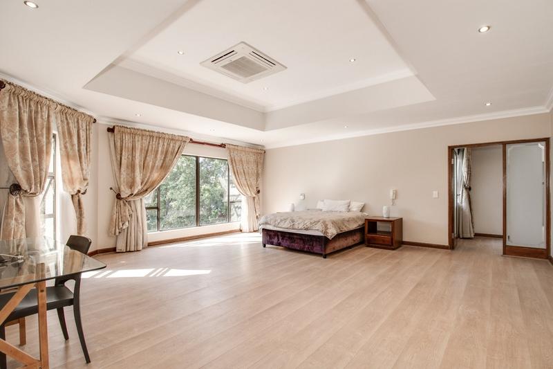 To Let 6 Bedroom Property for Rent in Fourways Gardens Gauteng