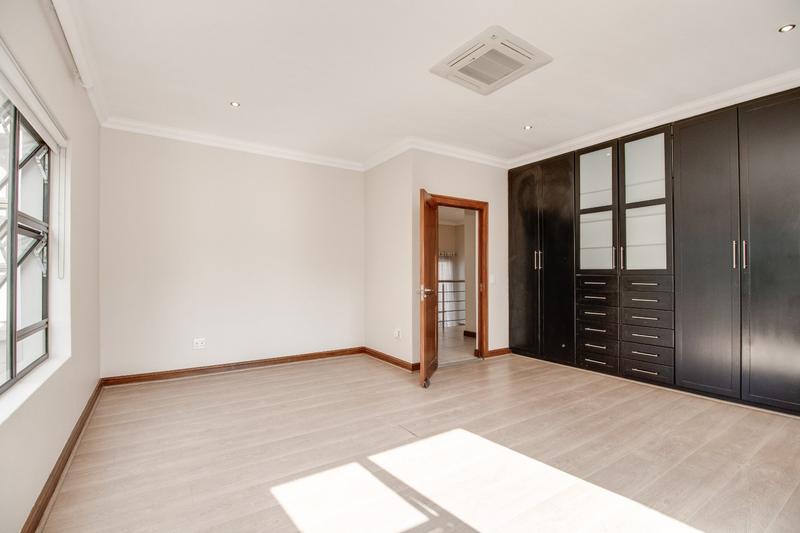 To Let 6 Bedroom Property for Rent in Fourways Gardens Gauteng