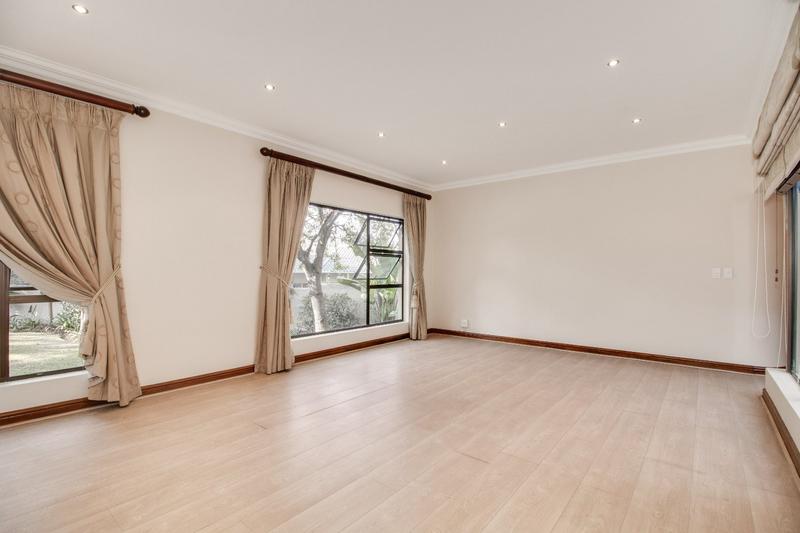 To Let 6 Bedroom Property for Rent in Fourways Gardens Gauteng