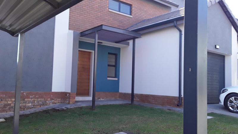 To Let 3 Bedroom Property for Rent in Amberfield Gauteng