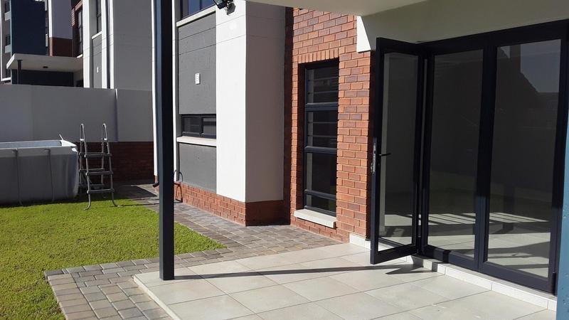 To Let 3 Bedroom Property for Rent in Amberfield Gauteng