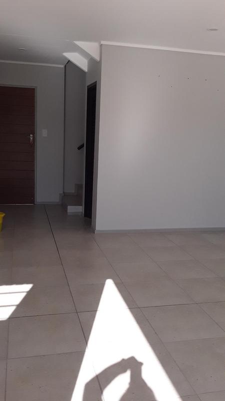 To Let 3 Bedroom Property for Rent in Amberfield Gauteng