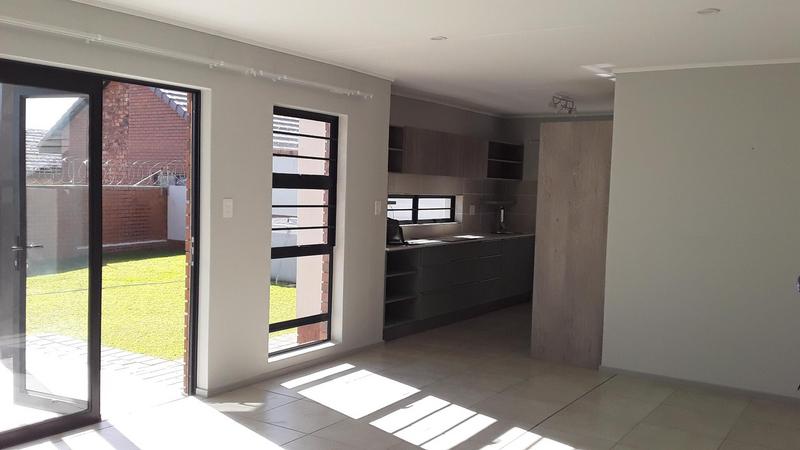 To Let 3 Bedroom Property for Rent in Amberfield Gauteng