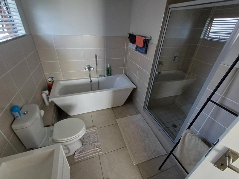 To Let 3 Bedroom Property for Rent in Amberfield Gauteng