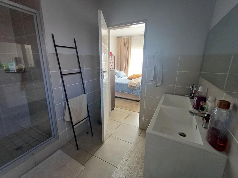 To Let 3 Bedroom Property for Rent in Amberfield Gauteng