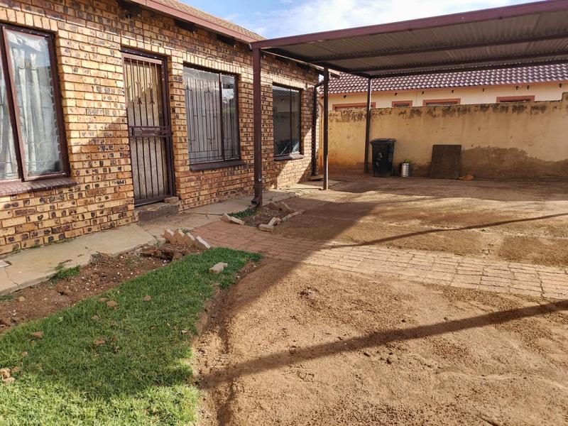 To Let 3 Bedroom Property for Rent in Danville Gauteng