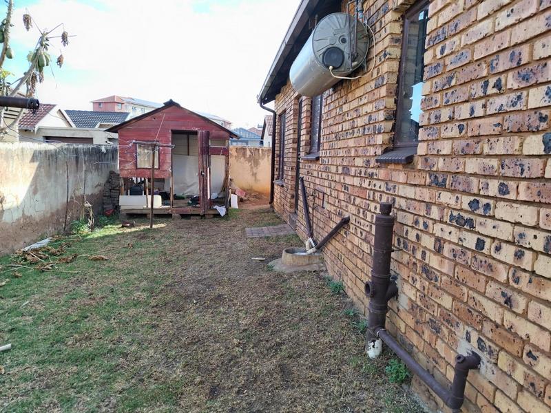 To Let 3 Bedroom Property for Rent in Danville Gauteng