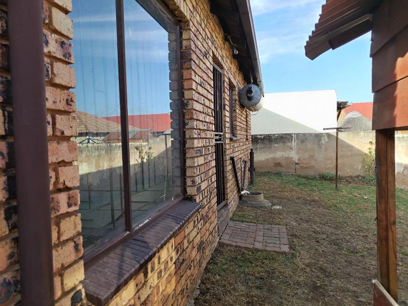 To Let 3 Bedroom Property for Rent in Danville Gauteng