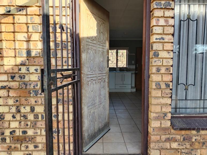 To Let 3 Bedroom Property for Rent in Danville Gauteng