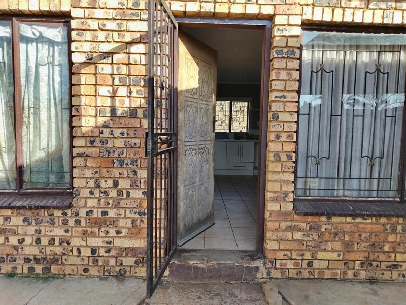 To Let 3 Bedroom Property for Rent in Danville Gauteng