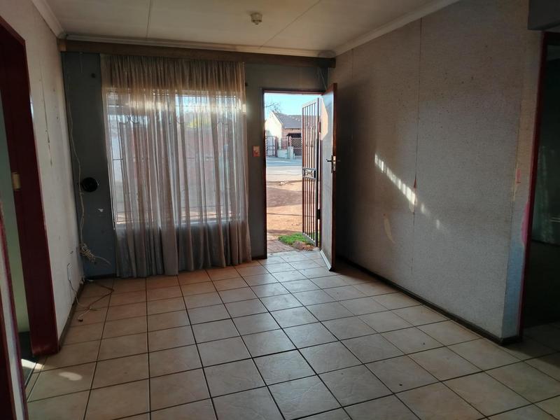 To Let 3 Bedroom Property for Rent in Danville Gauteng