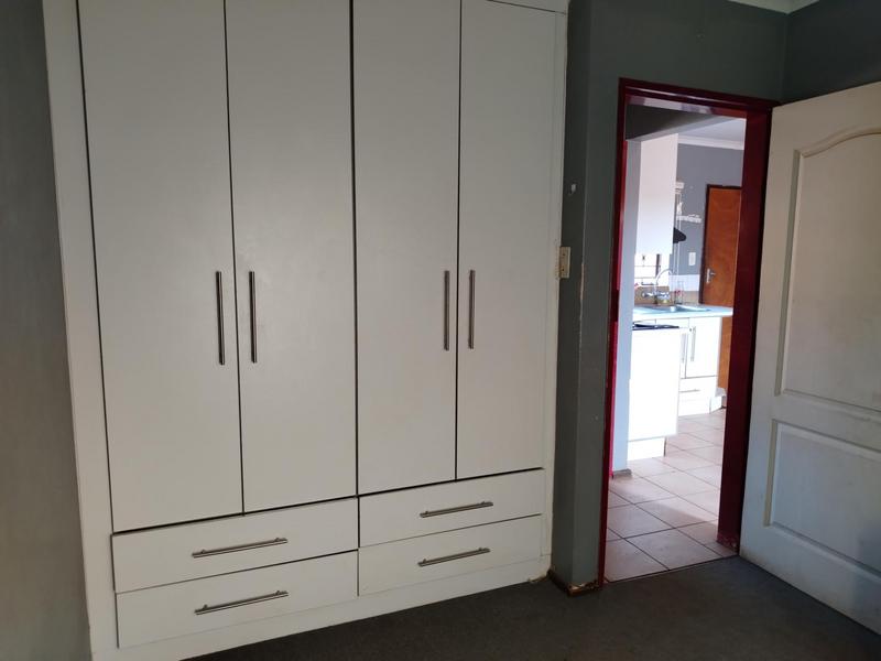 To Let 3 Bedroom Property for Rent in Danville Gauteng
