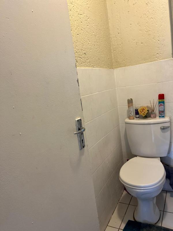 2 Bedroom Property for Sale in Glen Marais Gauteng