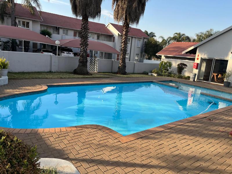 2 Bedroom Property for Sale in Glen Marais Gauteng