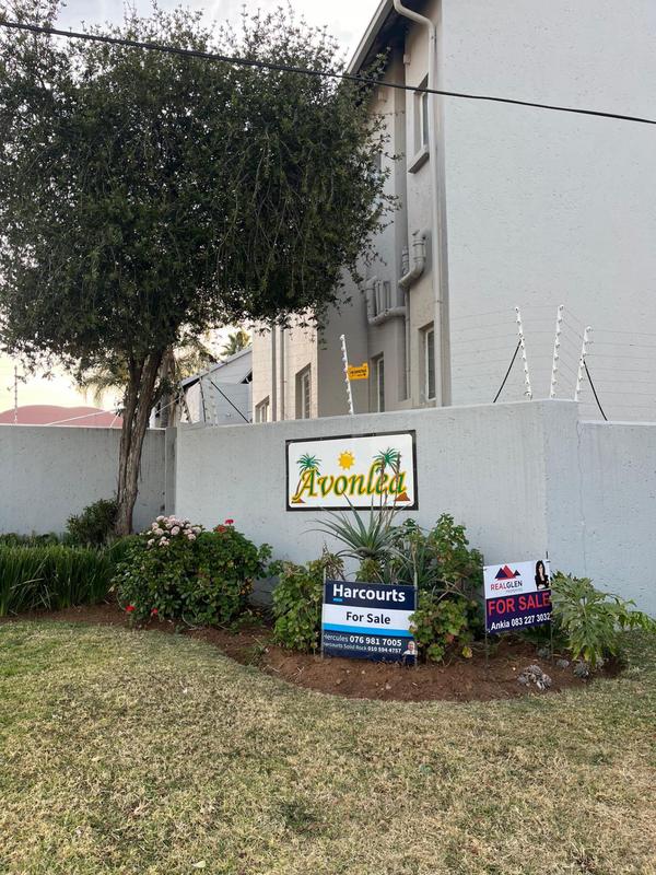 2 Bedroom Property for Sale in Glen Marais Gauteng
