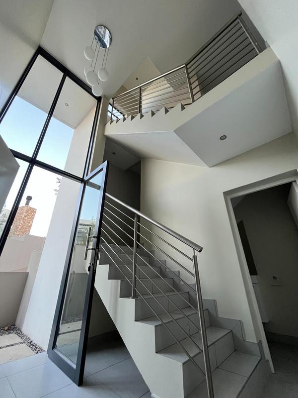 3 Bedroom Property for Sale in Waterkloof Ridge Gauteng