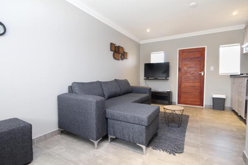 To Let 1 Bedroom Property for Rent in Raslouw Gauteng