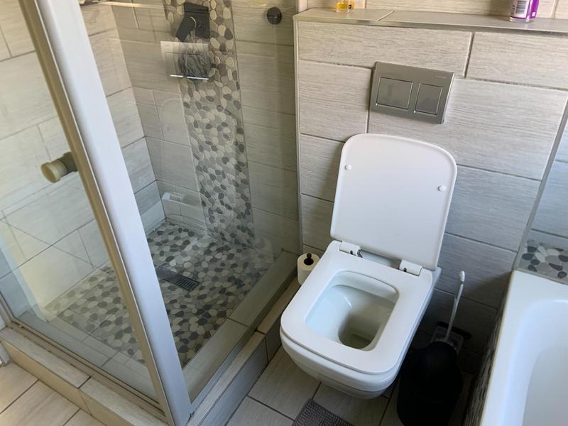 3 Bedroom Property for Sale in Heuwelsig Estate Gauteng