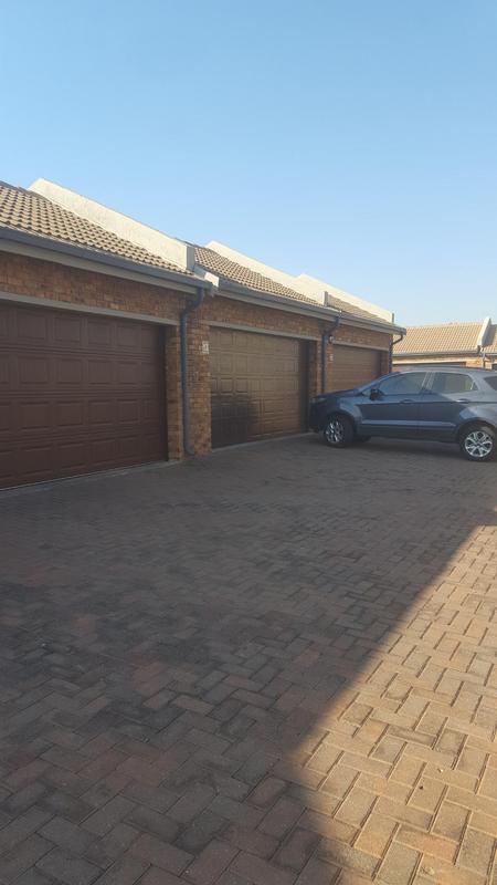To Let 3 Bedroom Property for Rent in Bardene Gauteng
