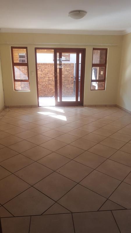 To Let 3 Bedroom Property for Rent in Bardene Gauteng