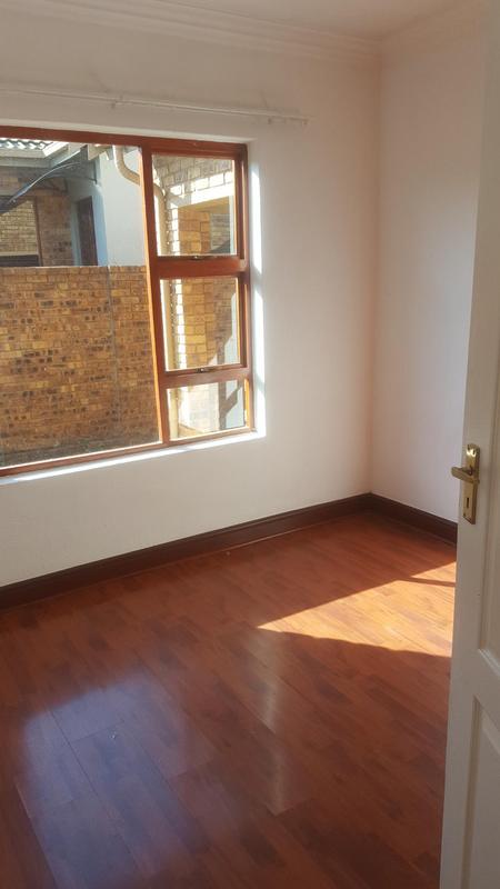 To Let 3 Bedroom Property for Rent in Bardene Gauteng