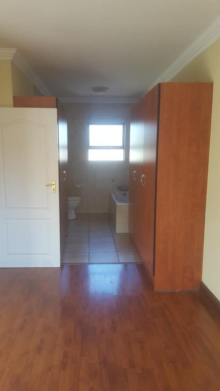 To Let 3 Bedroom Property for Rent in Bardene Gauteng
