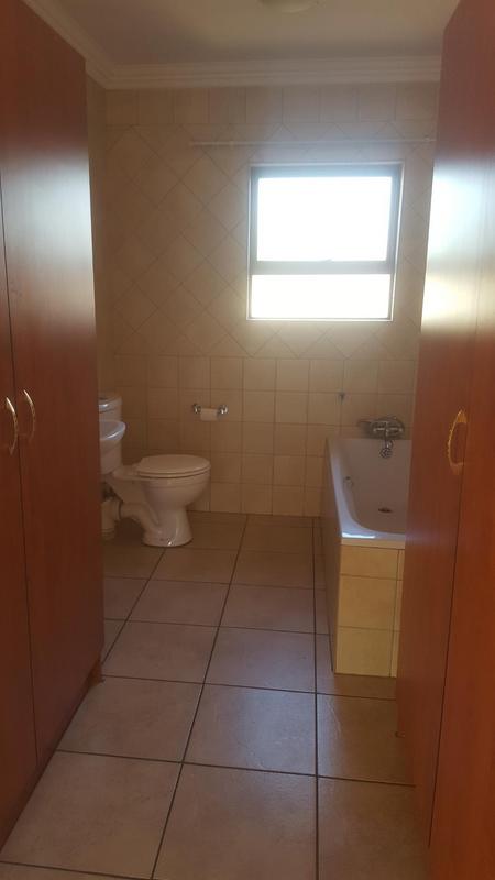 To Let 3 Bedroom Property for Rent in Bardene Gauteng