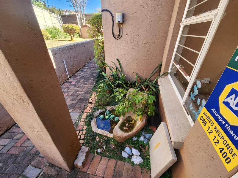 To Let 2 Bedroom Property for Rent in Roodekrans Gauteng
