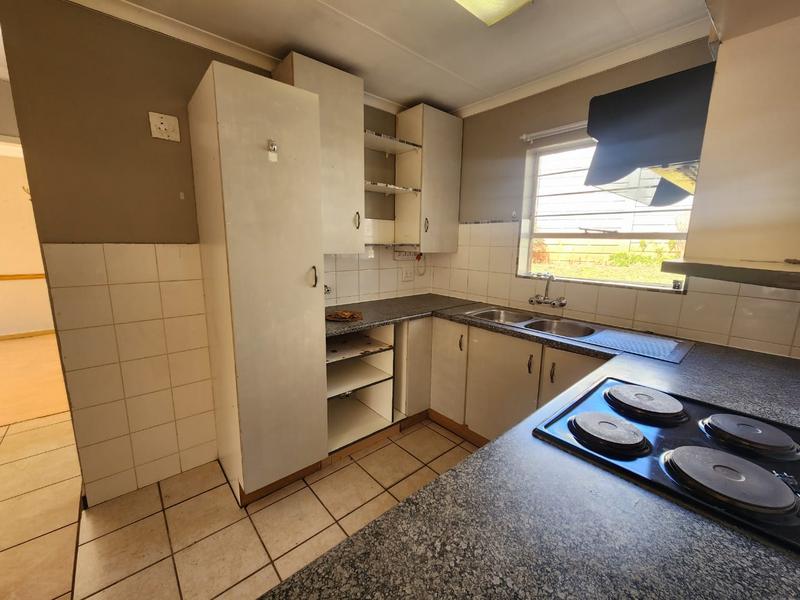 To Let 2 Bedroom Property for Rent in Roodekrans Gauteng