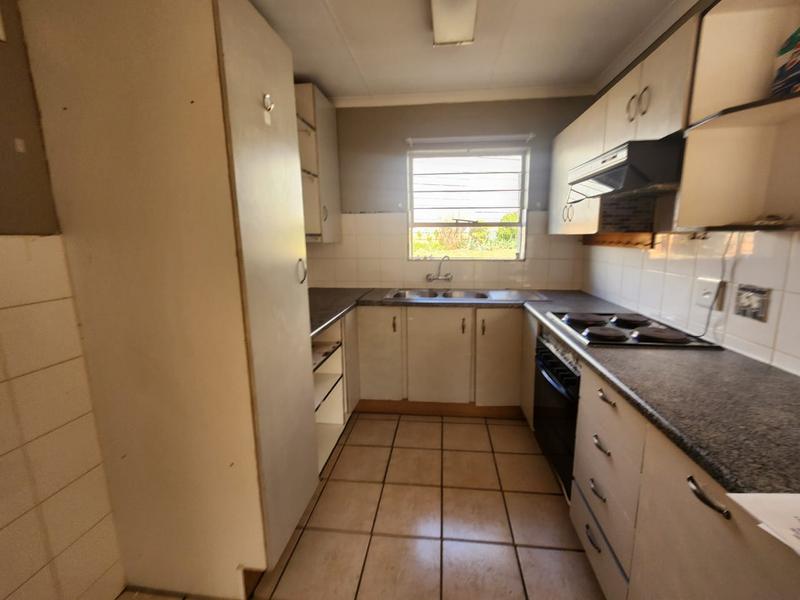 To Let 2 Bedroom Property for Rent in Roodekrans Gauteng