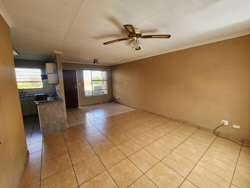 To Let 2 Bedroom Property for Rent in Roodekrans Gauteng