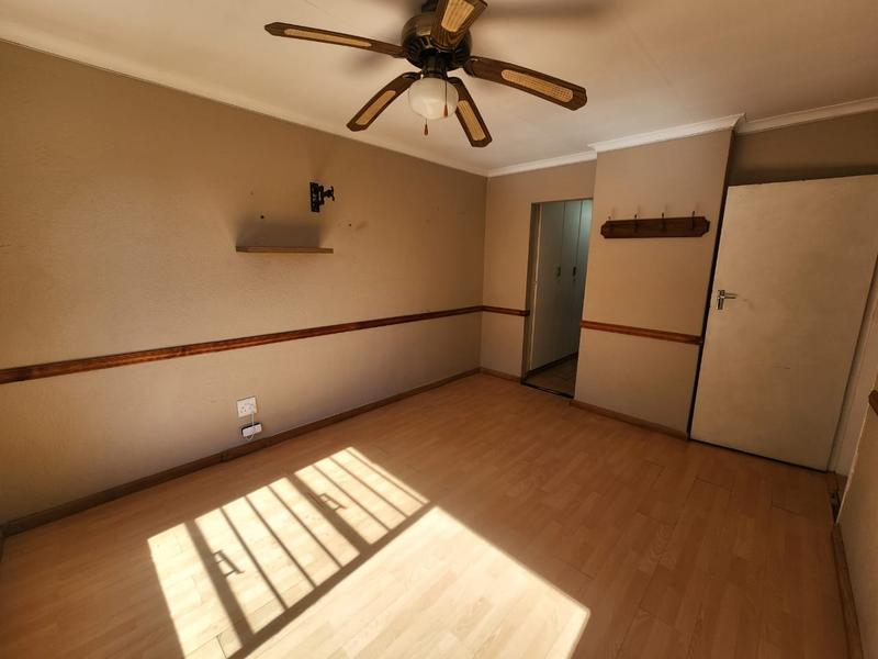 To Let 2 Bedroom Property for Rent in Roodekrans Gauteng