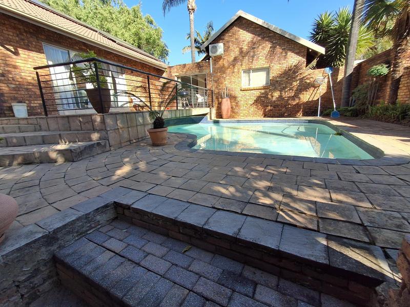 4 Bedroom Property for Sale in Moreleta Park Gauteng