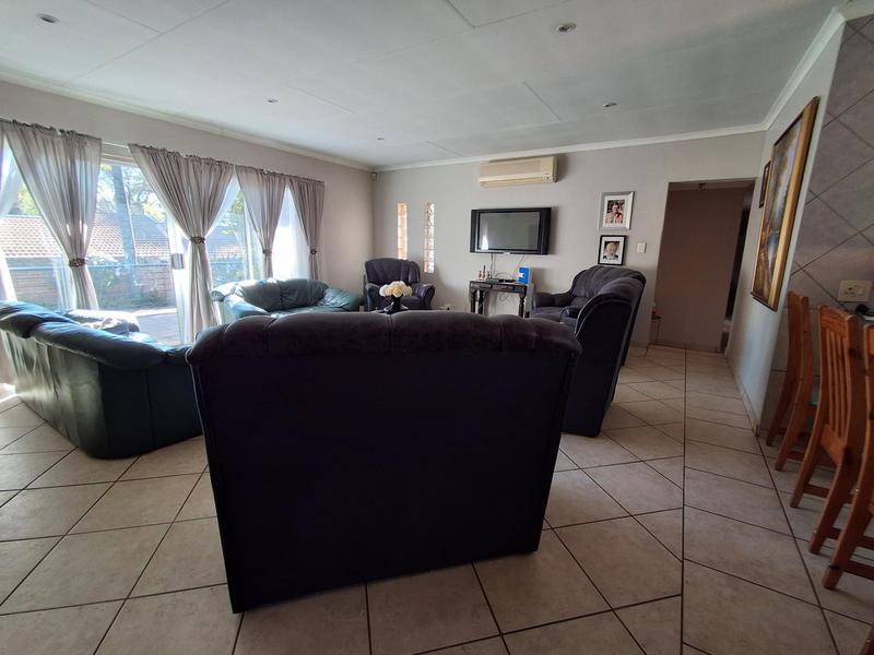 4 Bedroom Property for Sale in Moreleta Park Gauteng