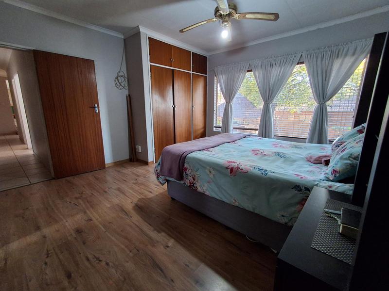 4 Bedroom Property for Sale in Moreleta Park Gauteng