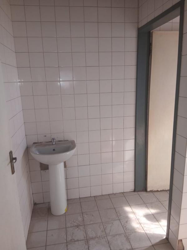 To Let commercial Property for Rent in Benrose Gauteng