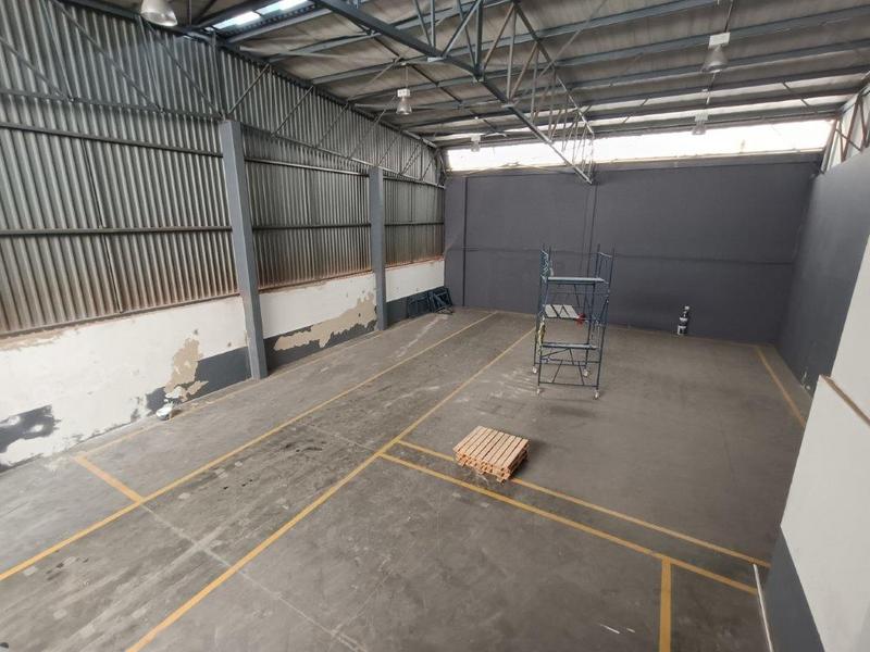 To Let commercial Property for Rent in Randjespark Gauteng