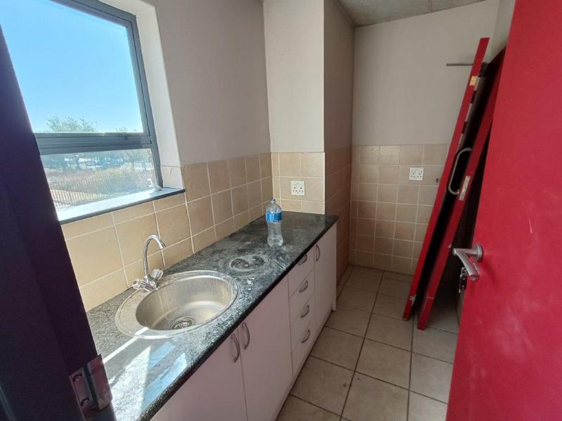To Let commercial Property for Rent in Randjespark Gauteng